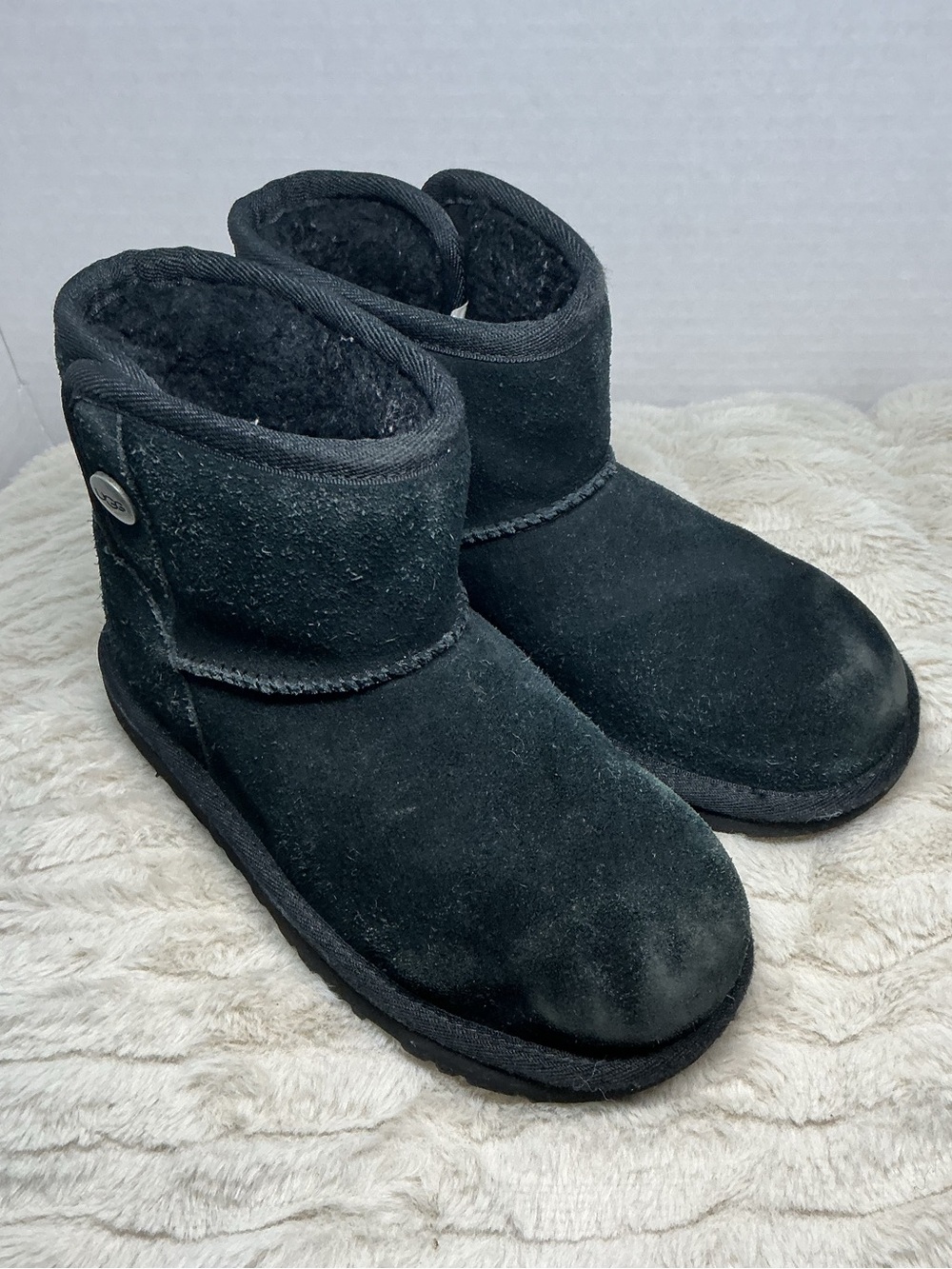 UGG Jona Mini Boots Kids Size 13 Black Suede Sheepskin Snap 1118890K
